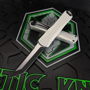 Heretic Knives Manticore E Blizzard Tanto